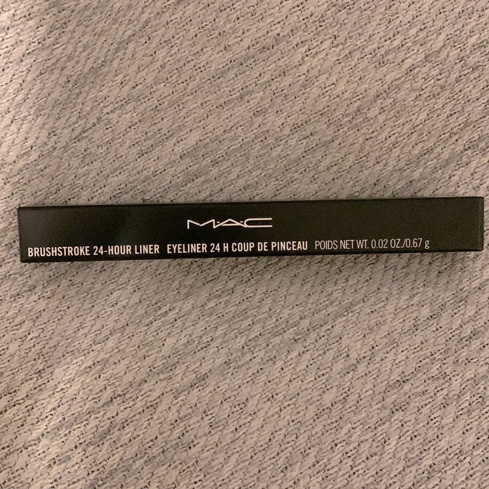 x1 MAC BRUSHBLACK BRUSHSTROKE 24 HOUR EYE LINER BRAND NEW BOXED